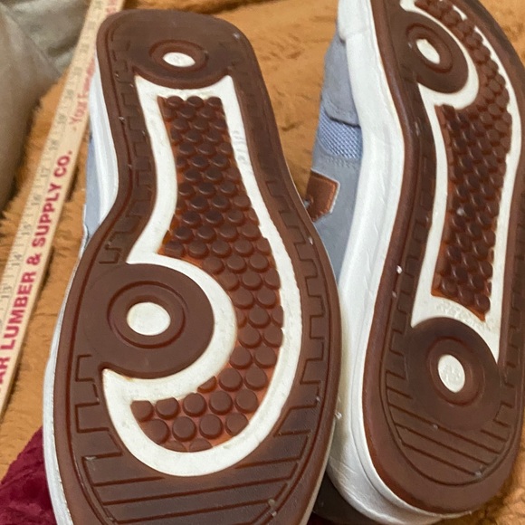 New Balance Blue and Copper Sneakers - Picture 10 of 13